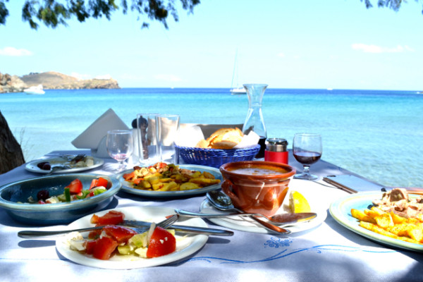 Greek food feast at Apokoftos beach, Sifnos