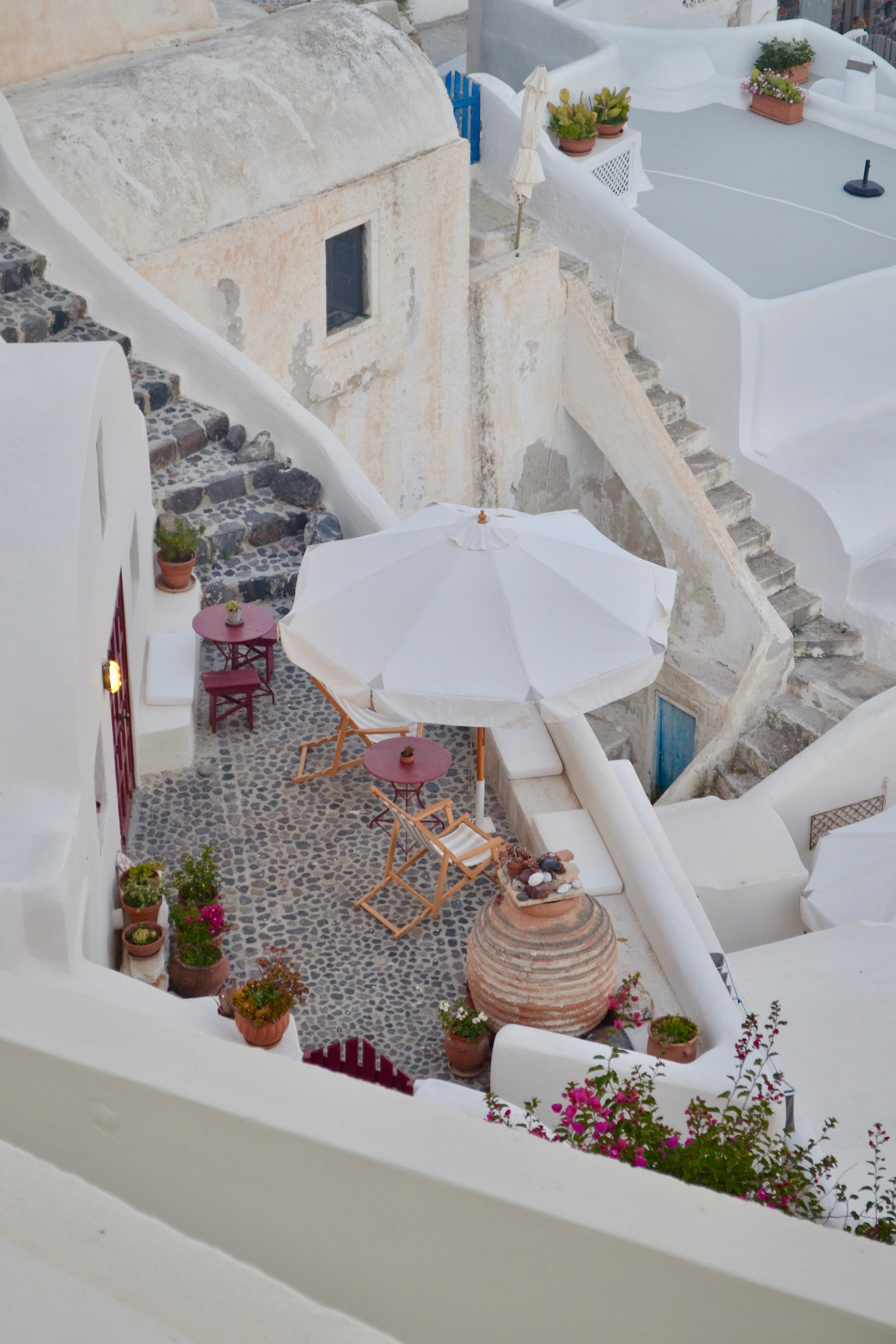 Santorini Travel Guide | The Hungry Chronicles